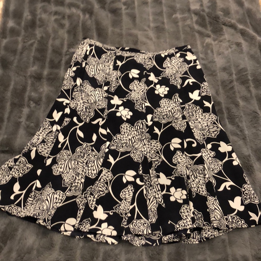 Pretty Ann Taylor Navy and Blue Silk Skirt